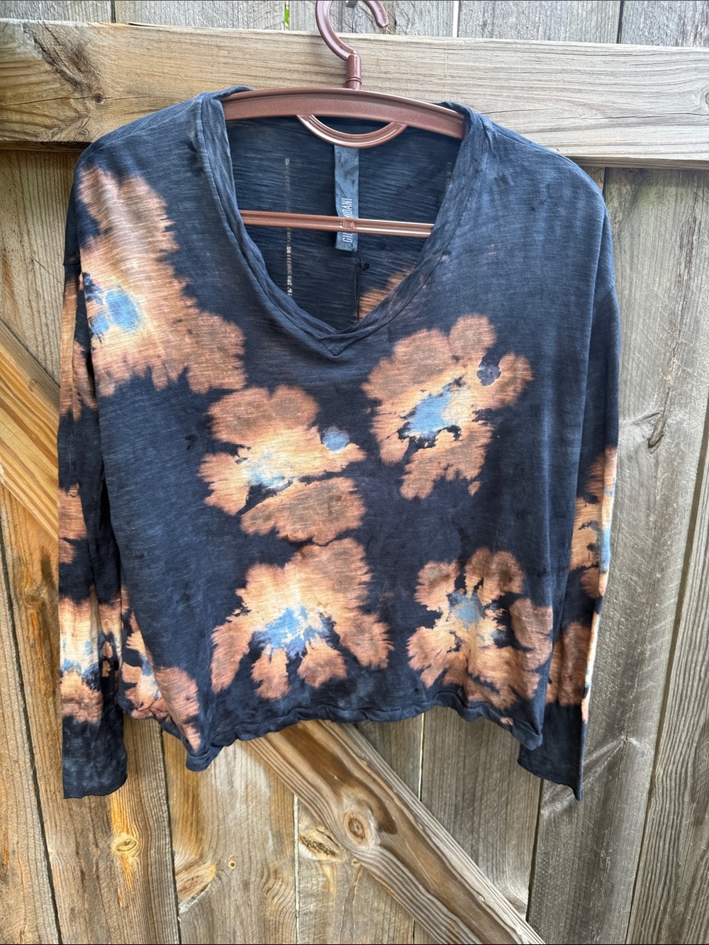 Gilda Midani Navy Rose Long Sleeve V-Neck Trapeze Tee NEW